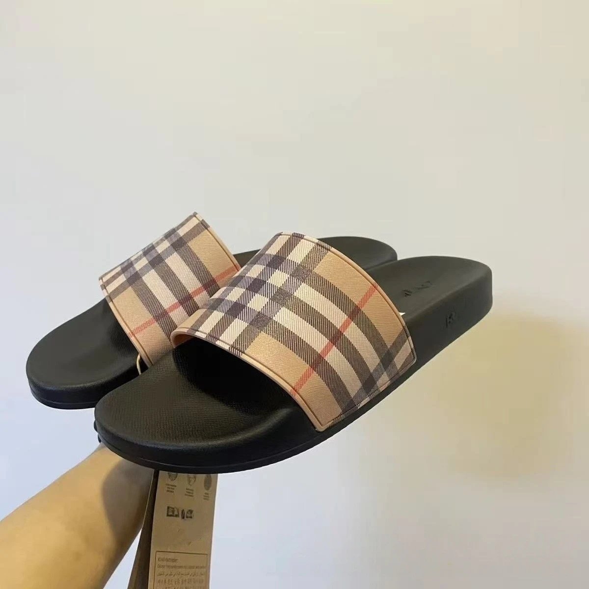 Burberry Slides Check