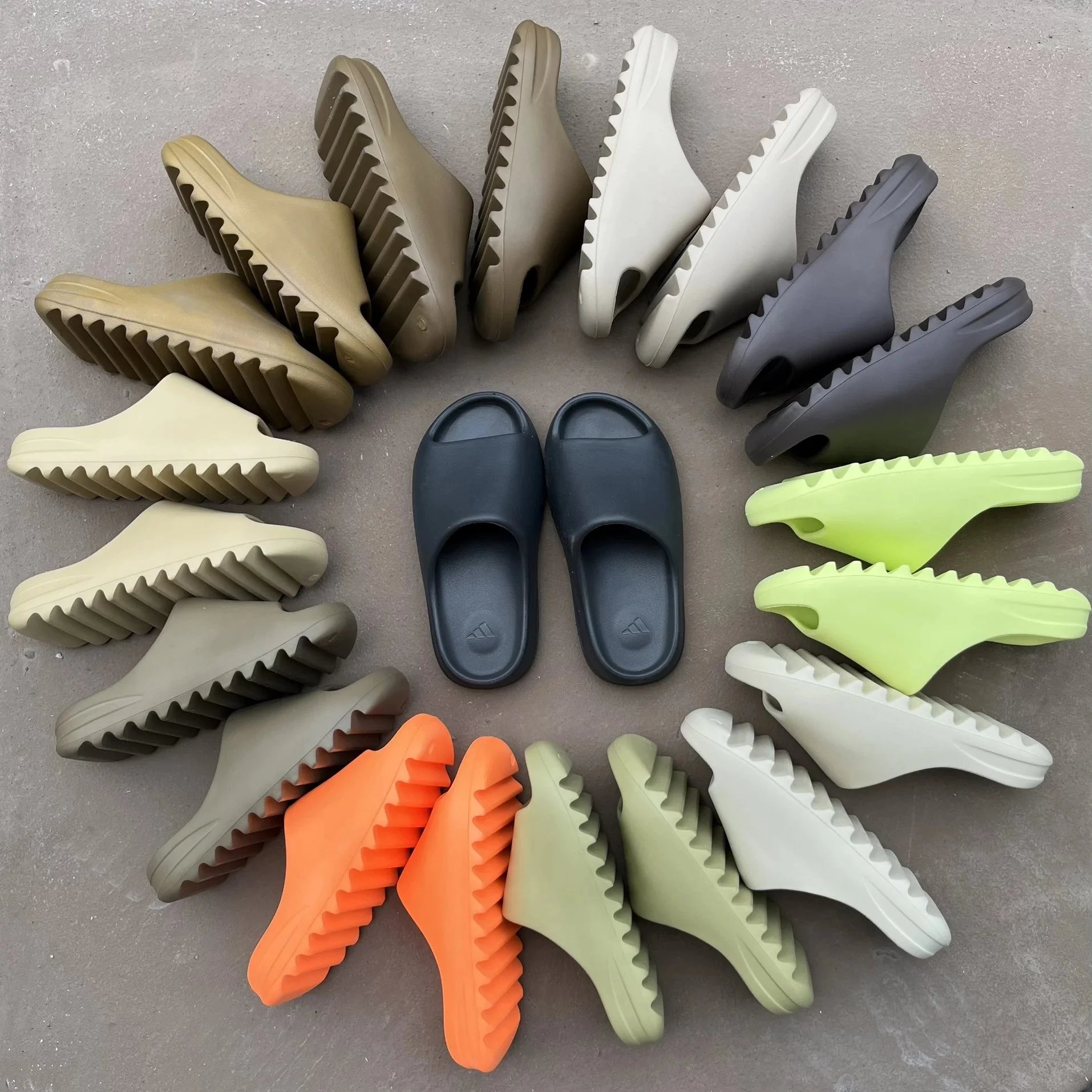 VT Yeezy Slide