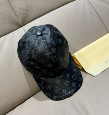 Gucci Hats Embroidered baseball cap — 22