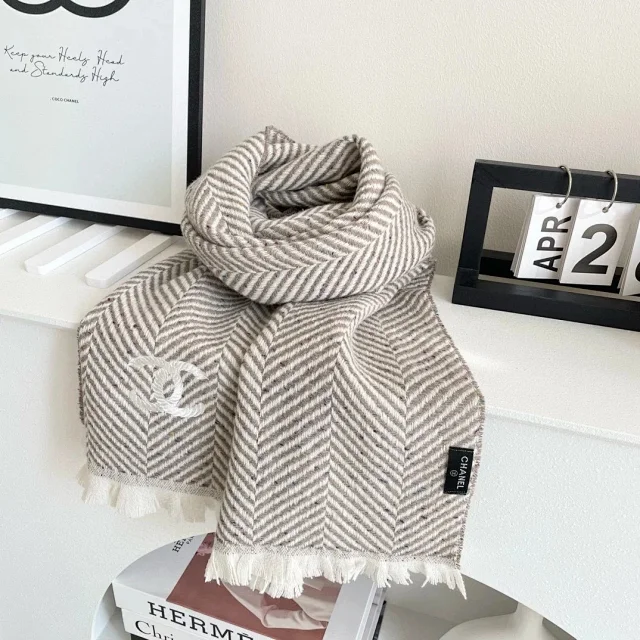 Chanel Scarves Fringed logo knit scarf product detail image 12