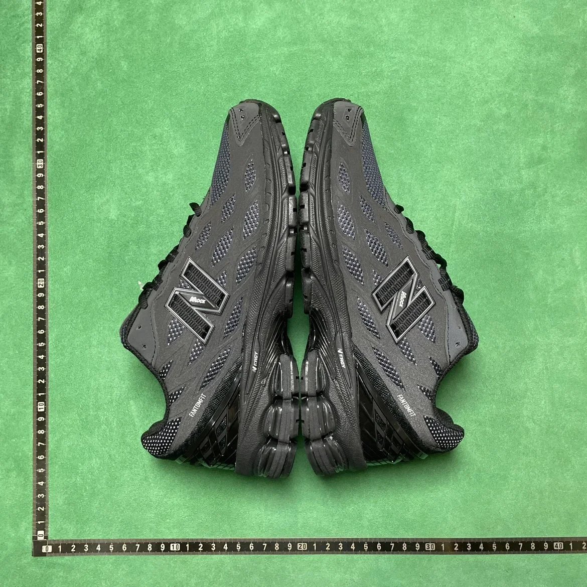 P2L COMFORTABLE AND VERSATILE LOW-TOP