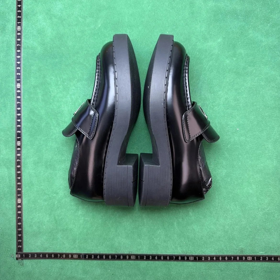 SLIDES DIOR