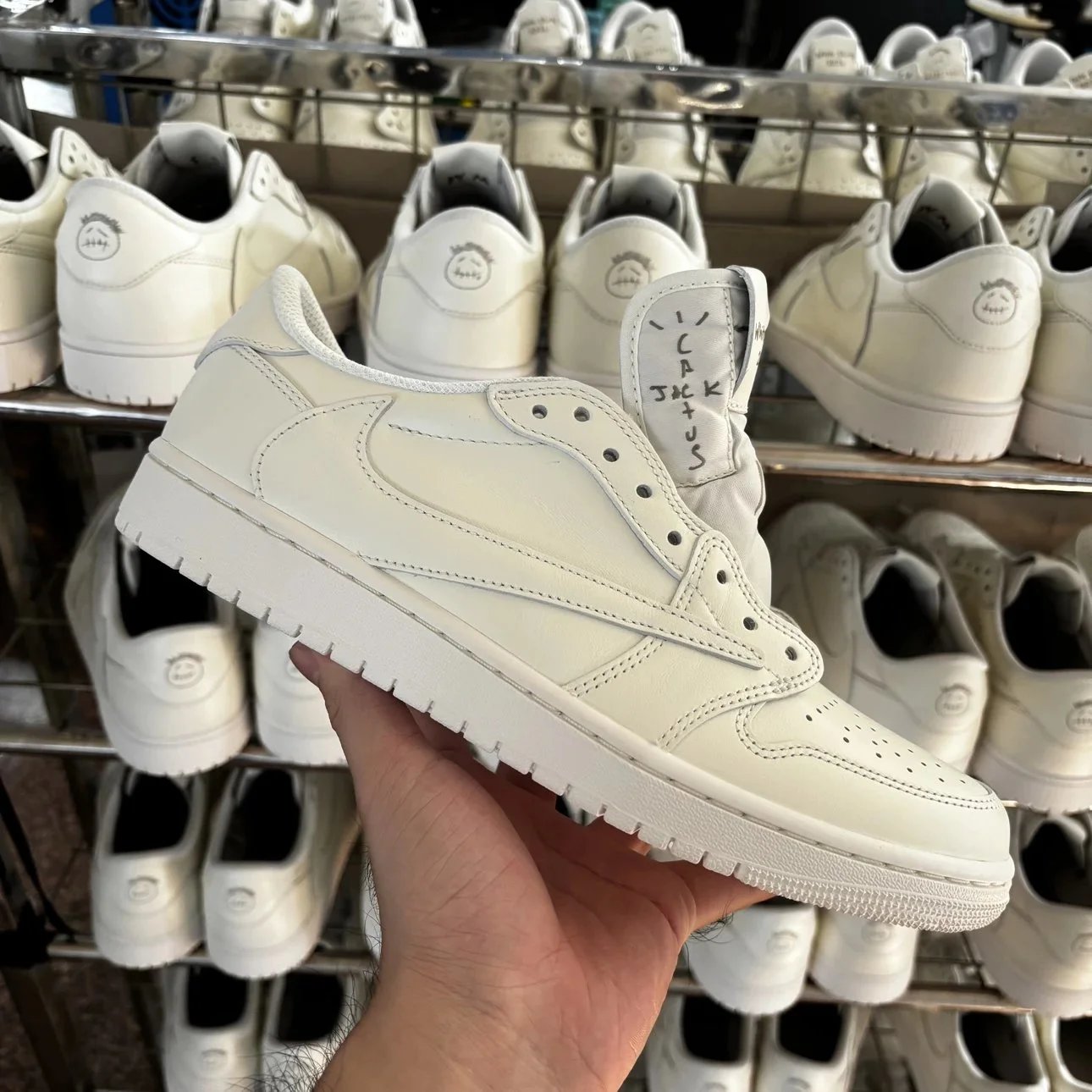 AIR JORDAN 1