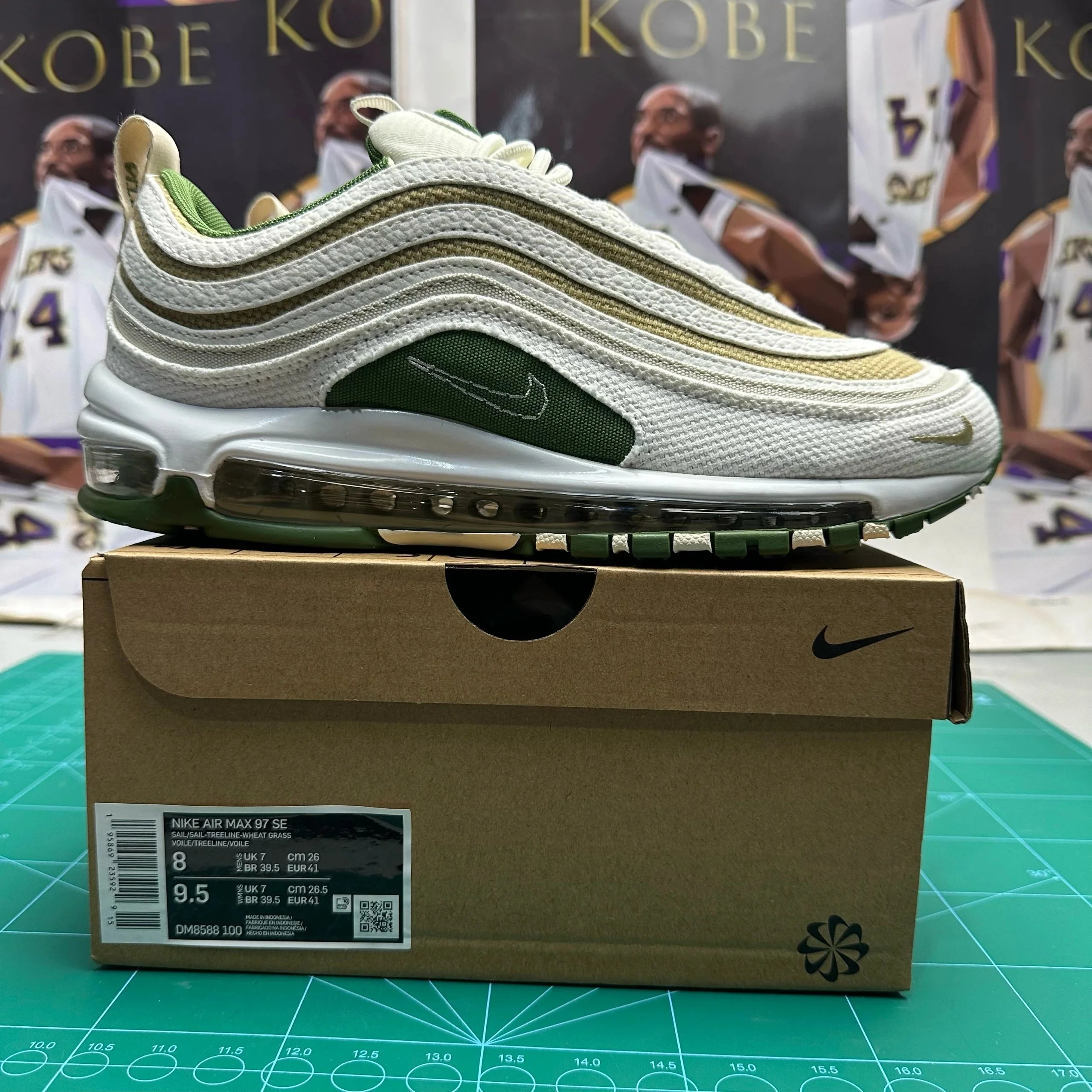 White and Green Collaboration/DM8588-100