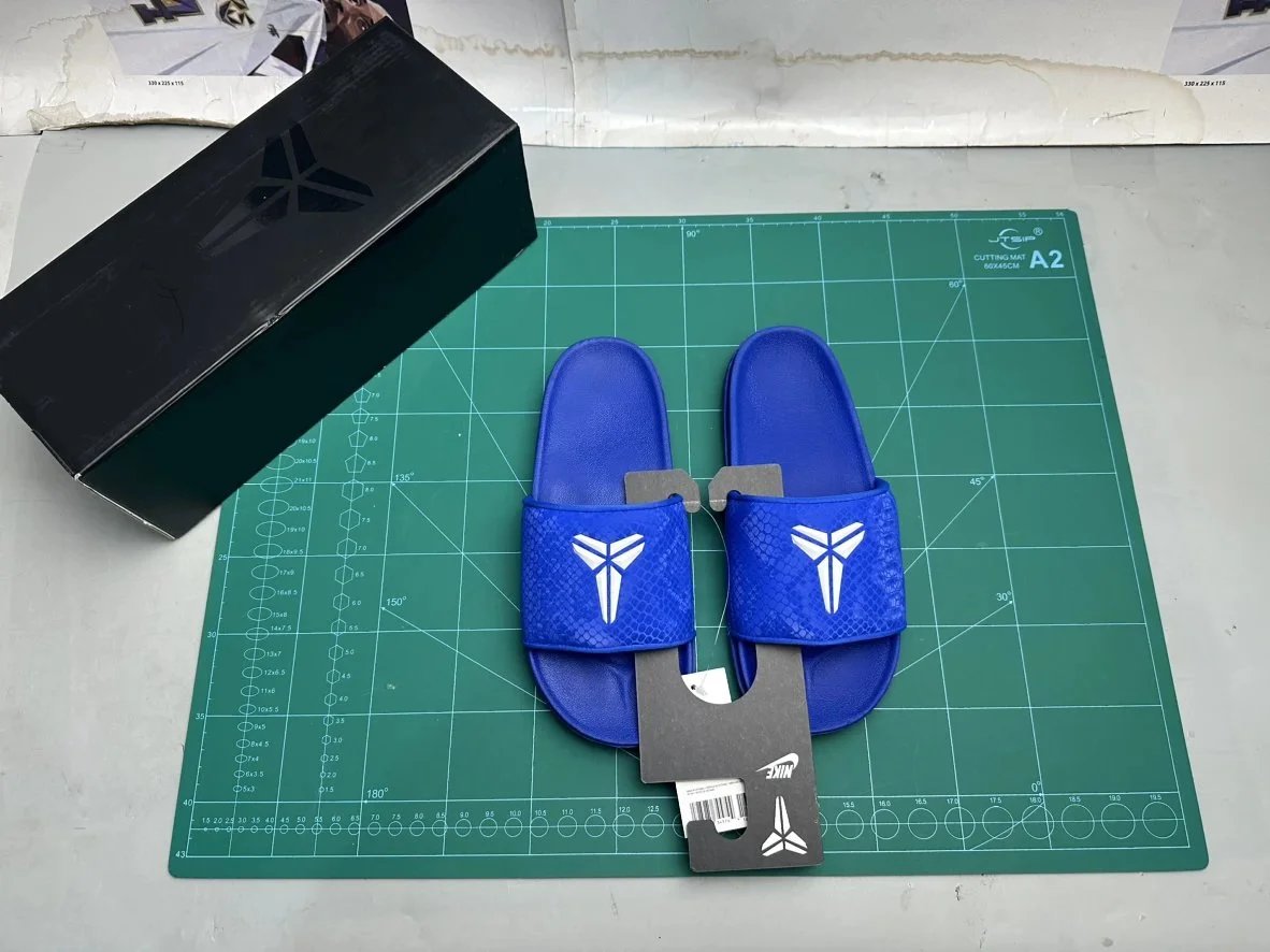 KOBE slippers React material is super soft and super elastic! The built-in insole is suitable for Kobe sneakers 8S9S11Sreact material with air cushion retail size!