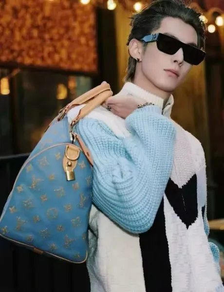 Saint Laurent Color-Block Knit Zip-Up Sweater in Blue, Black, and Beige - 12