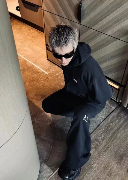 Balenciaga x Under Armour Zip-Up Hoodie Black - 4