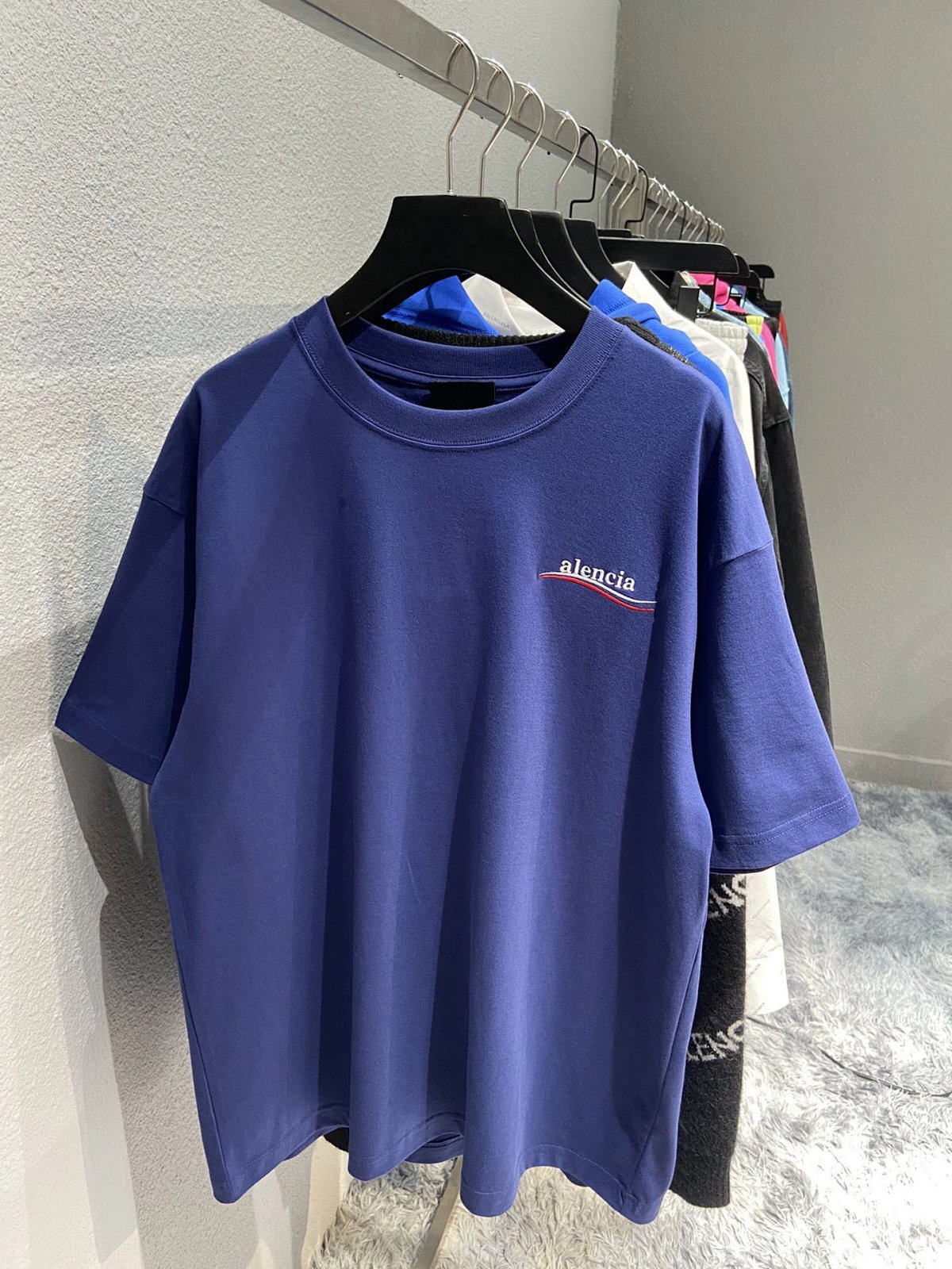 Balenciaga Alencía Logo T-Shirt Mint Green T-Shirt product detail 6 in Litbuy spreadsheet finds