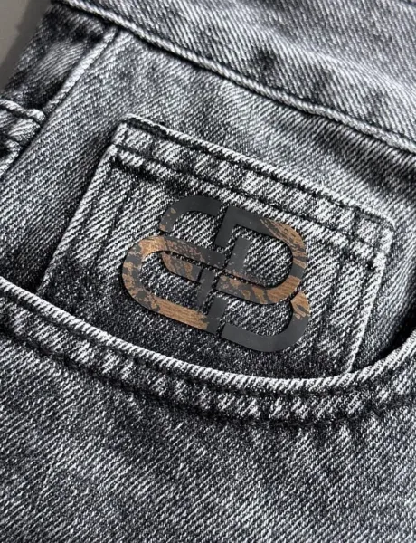 Design Wide-Leg Distressed Gray Jeans - 14