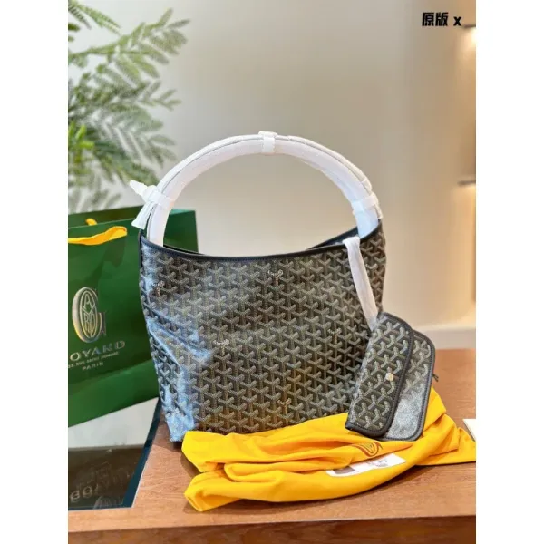 Goyard Saint-Louis Hobo Bag Gray Monogram Canvas Handbag - 1