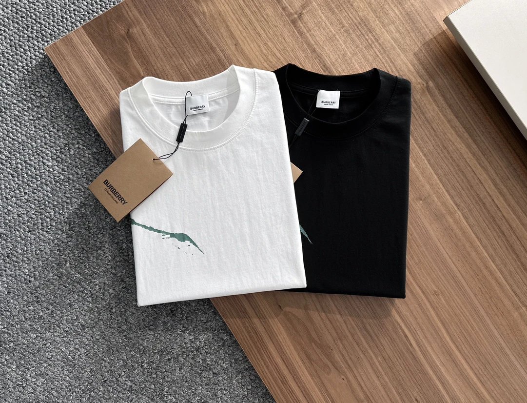 Burberry Men White Cotton Graphic T-Shirt