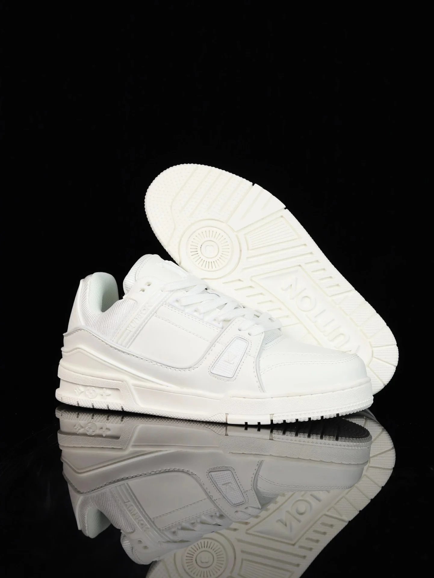 Louis All White