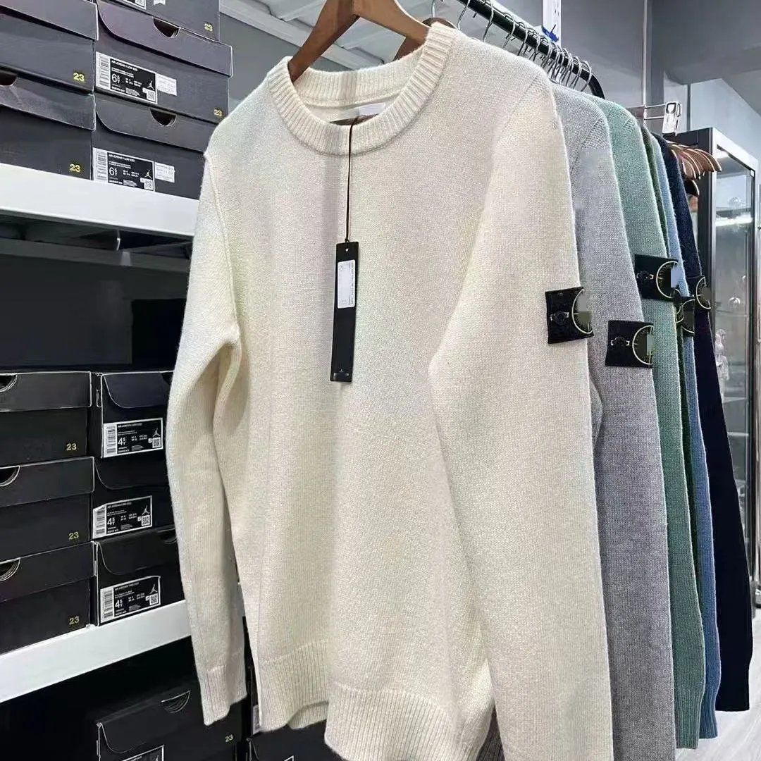 Stone sweater white