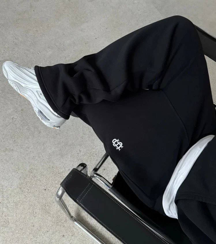 B8273 Black
