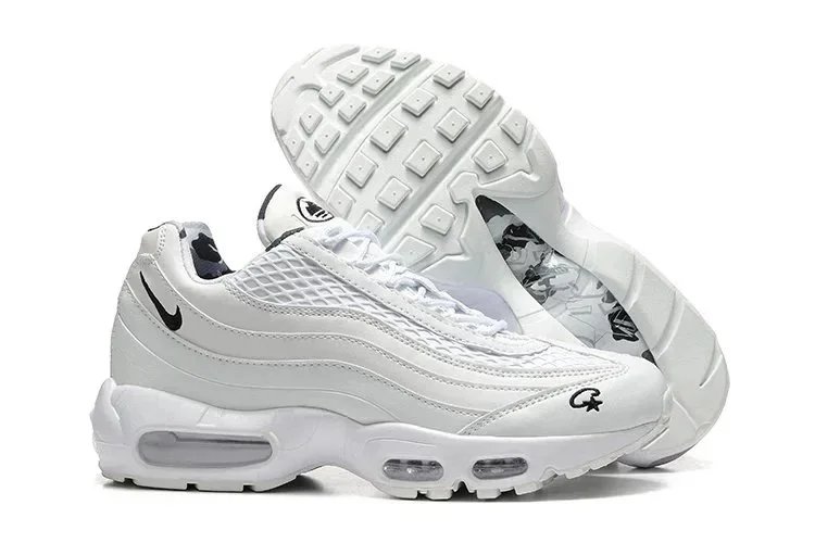 Nike Athletic Casual Sneakers Collection product photo 4
