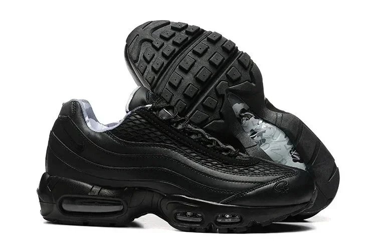 Nike Athletic Casual Sneakers Collection product photo 3