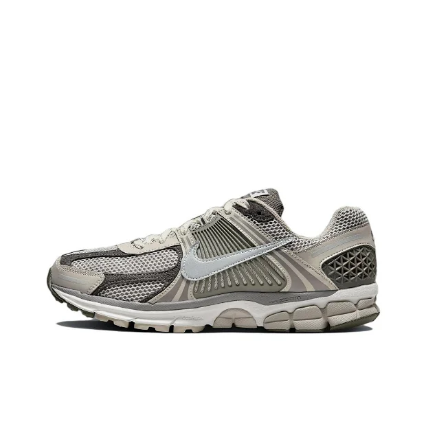 Nike Sneakers Zoom Vomero 5 product detail image 4