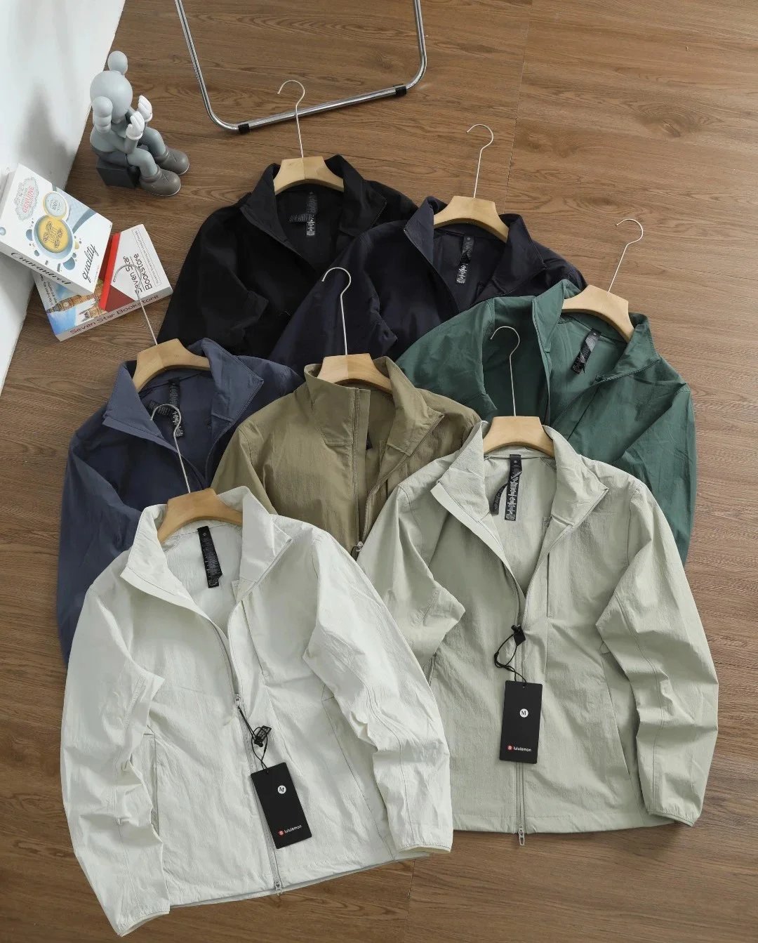 Men's Lightweight Stand Collar Zip-Up Windbreaker Jacket