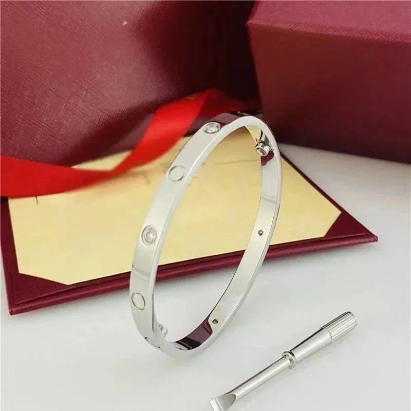 (Wide Version) Four Diamonds Silver