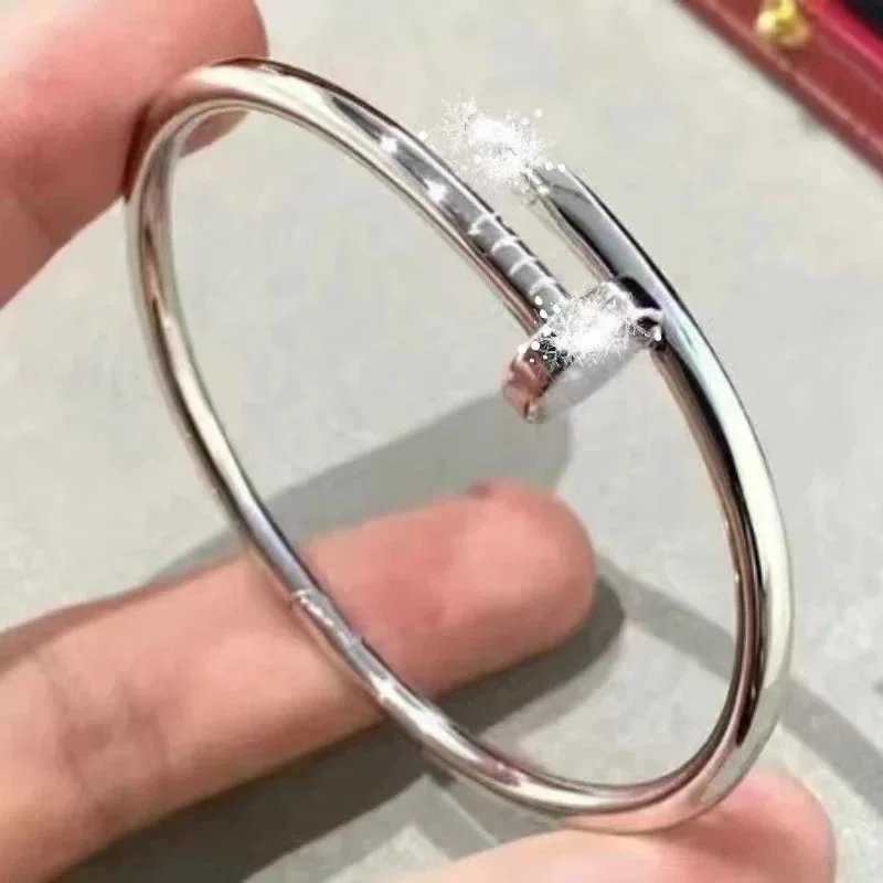 (Rough version) White gold color without diamonds