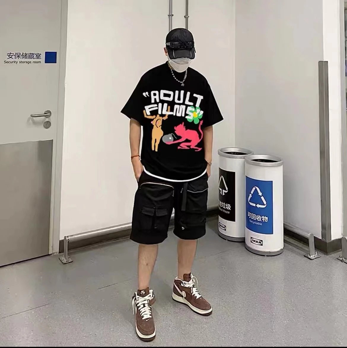 Graphic Cotton Tee Ebony - Gallery Image 12 - Detailed View