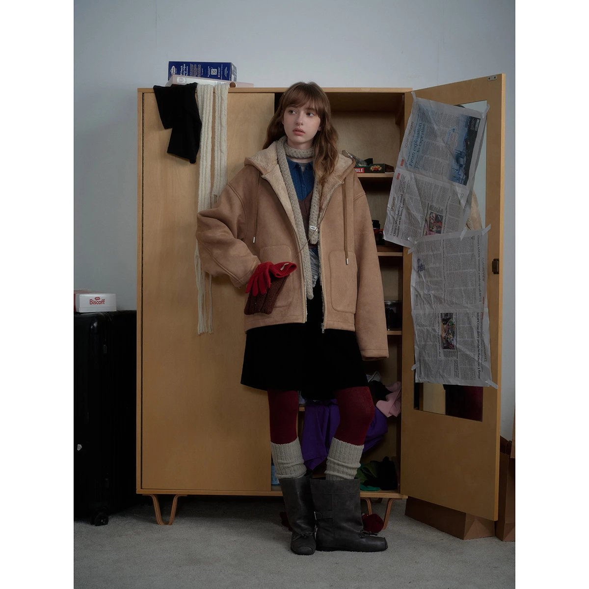 Retro Loose Fit Unisex Faux Suede Sherpa Lined Jacket, Ecru - Gallery Image 4 - Detailed View