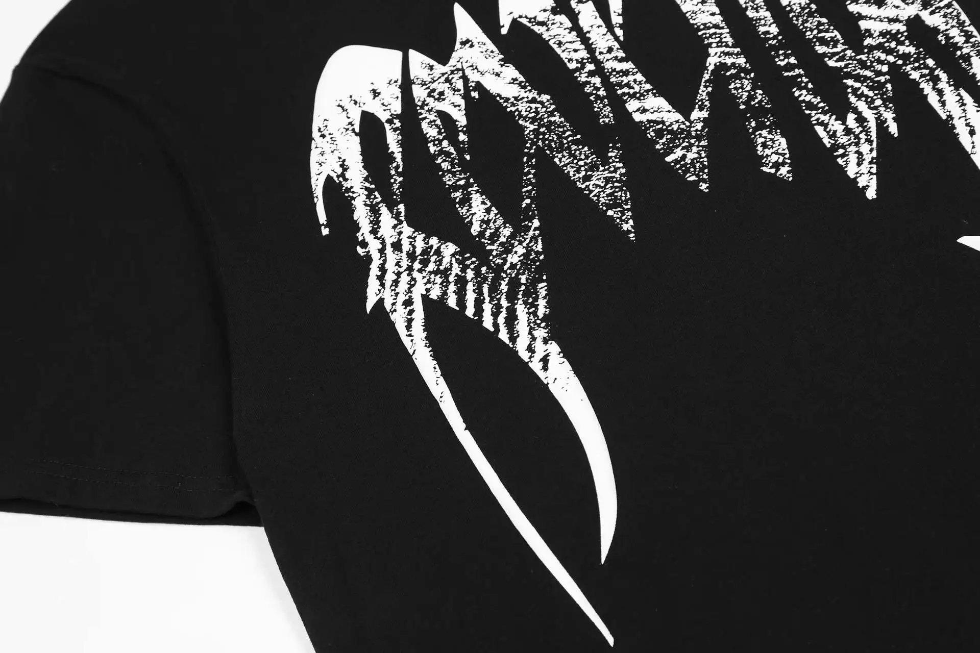 Graphic Tee Fingerprint Black - Gallery Image 6 - Detailed View
