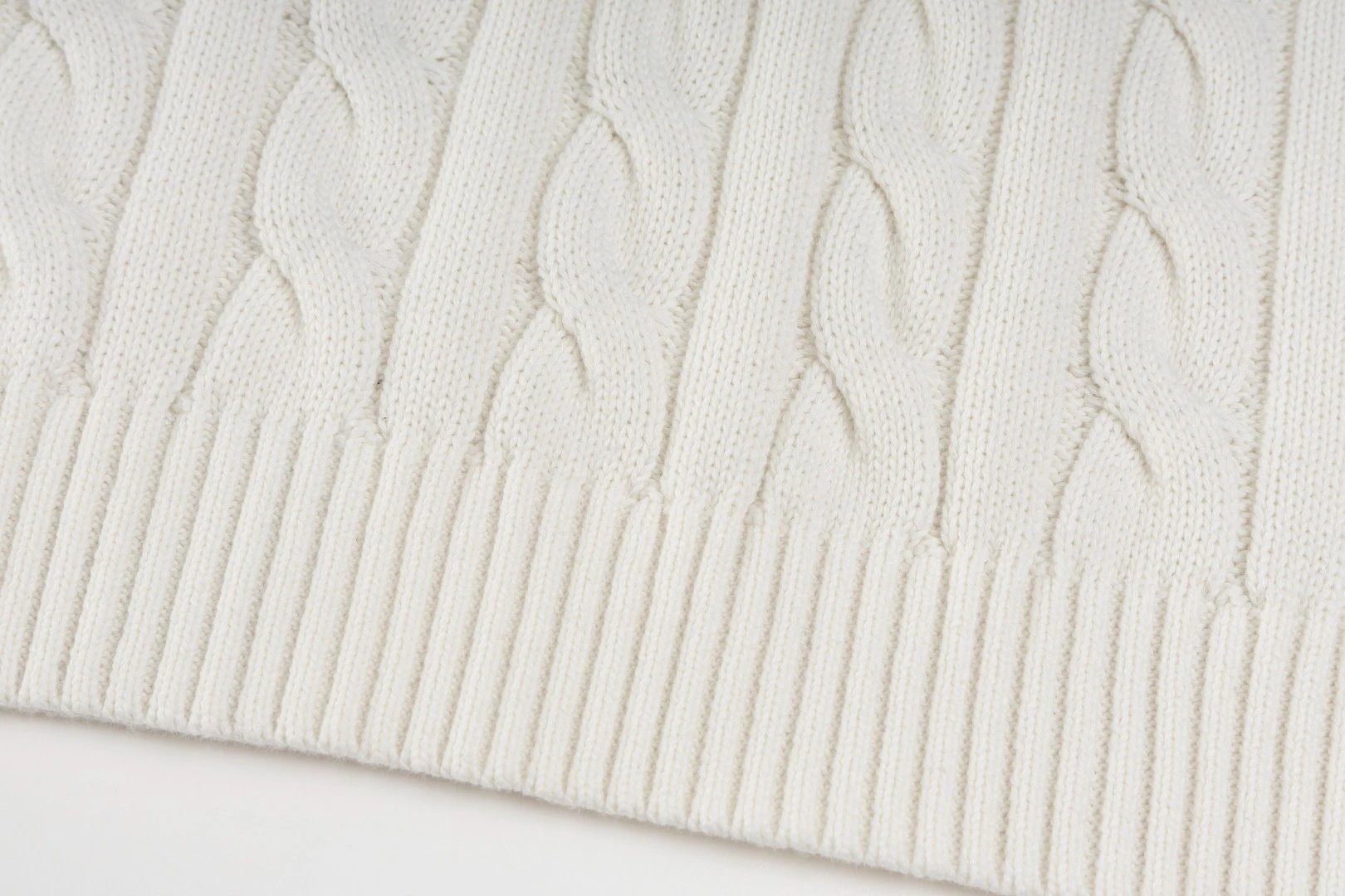 Cable-Knit V-Neck Vest Academ Style Buttercream - Gallery Image 13 - Detailed View