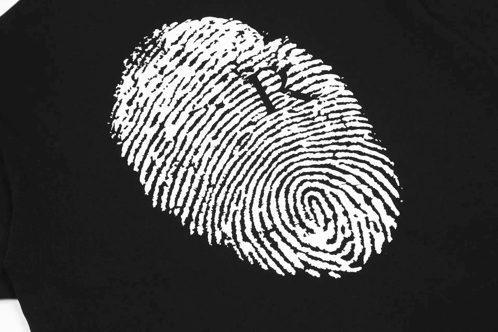 Graphic Tee Fingerprint Black - Gallery Image 8 - Detailed View