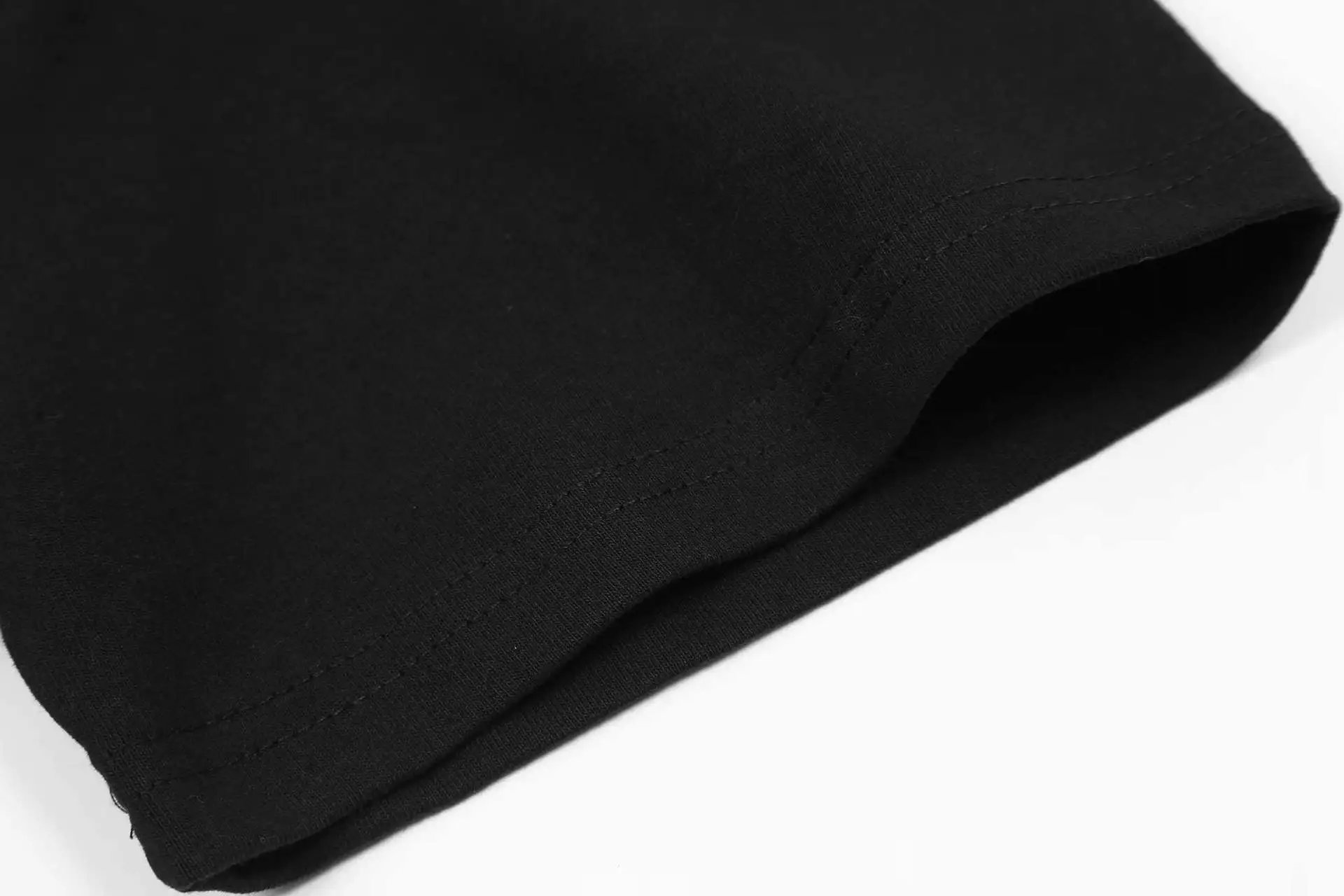 Graphic Tee Urban Noir - Gallery Image 13 - Detailed View