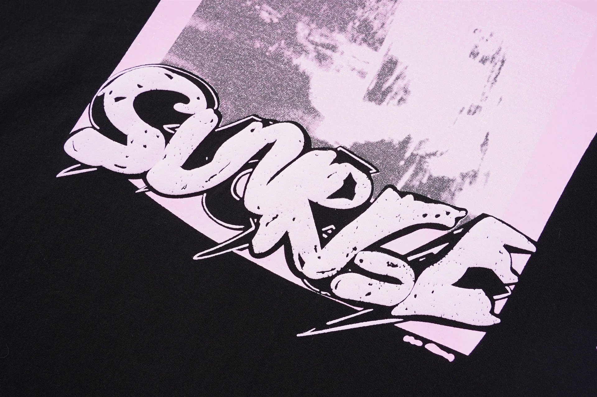 Street Graphic Cotton Tee Noir Pink - Gallery Image 5 - Detailed View
