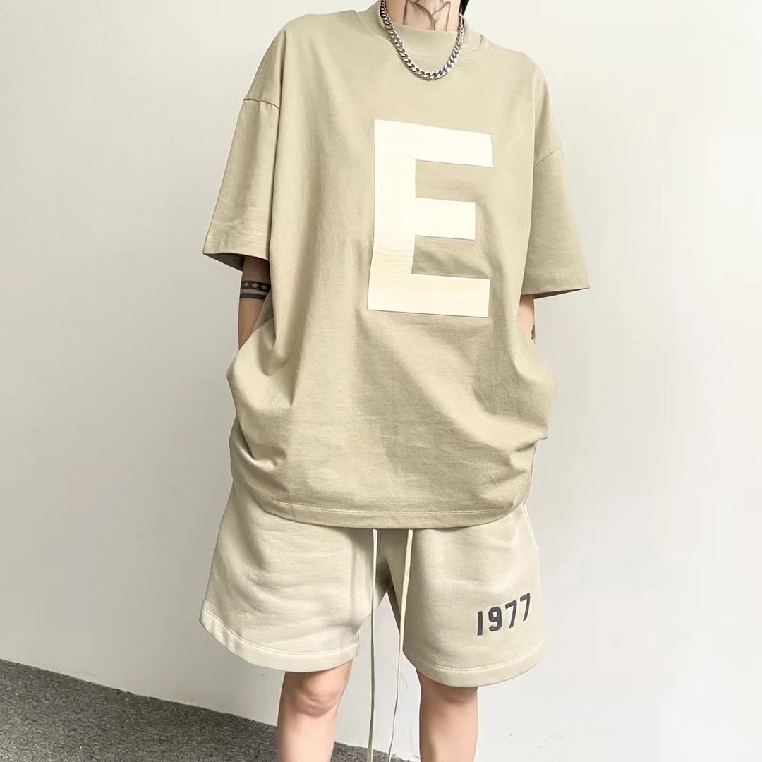 High-Street Flocked Tee in Jet Black - Gallery Image 13 - Detailed View