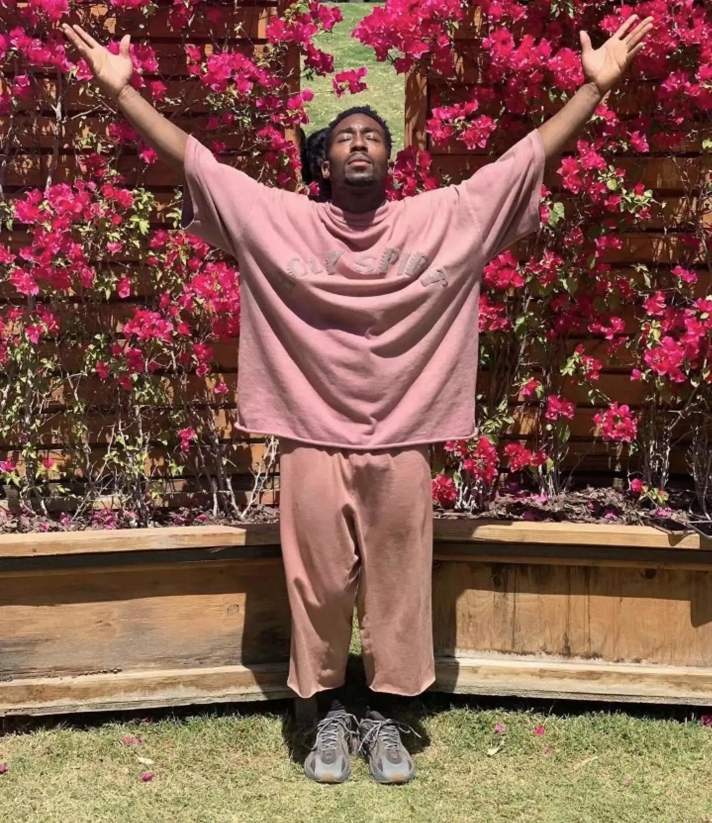 Vintage Letter Tee Rosewood - Gallery Image 10 - Detailed View