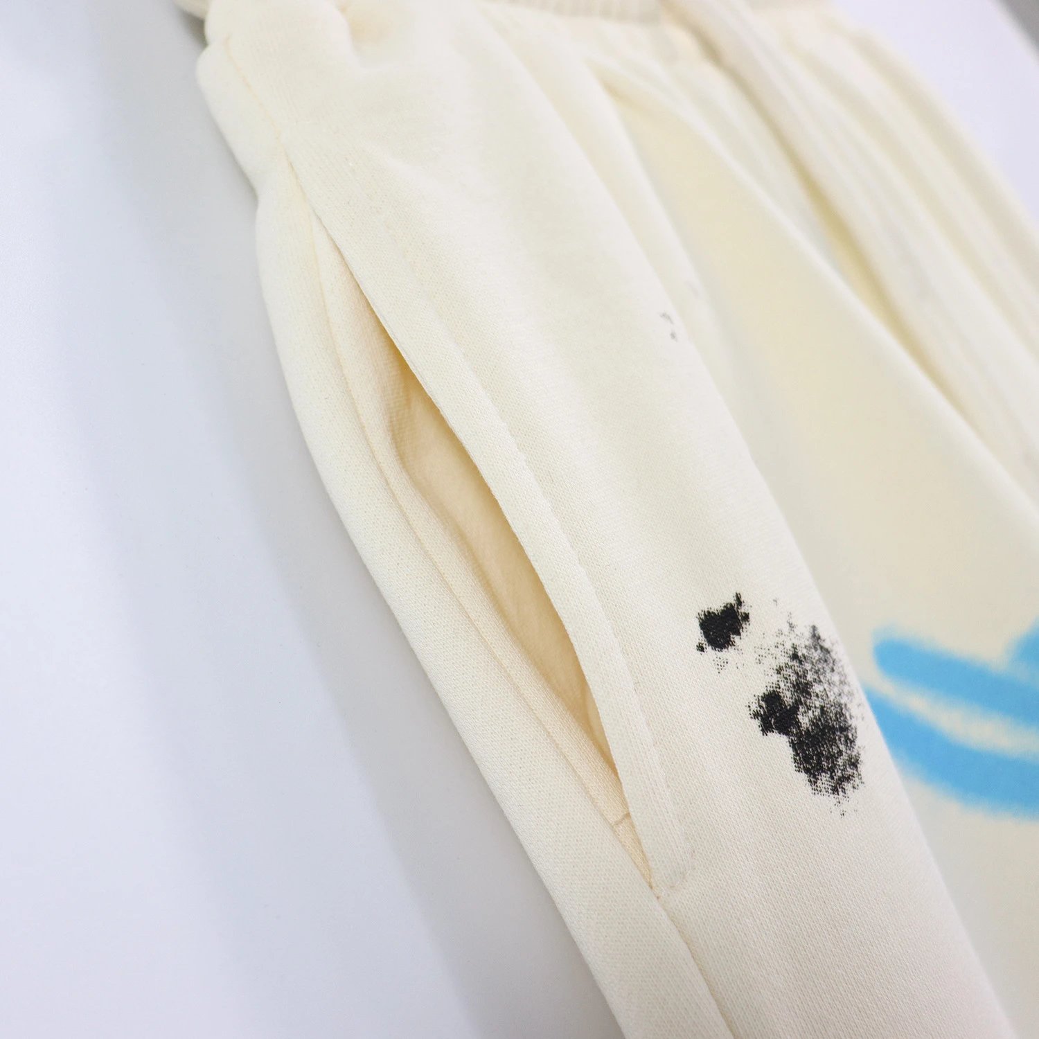 Graffiti Beach Sports Shorts Ivory - Gallery Image 7 - Detailed View