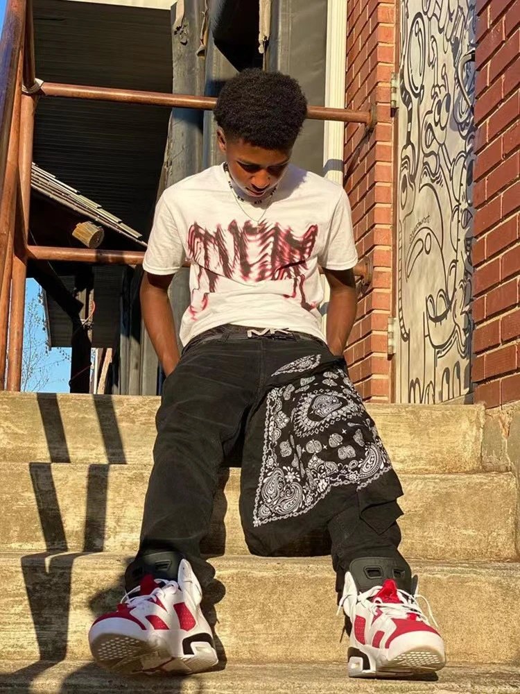 Hip Hop Print Tee Ebony - Gallery Image 13 - Detailed View