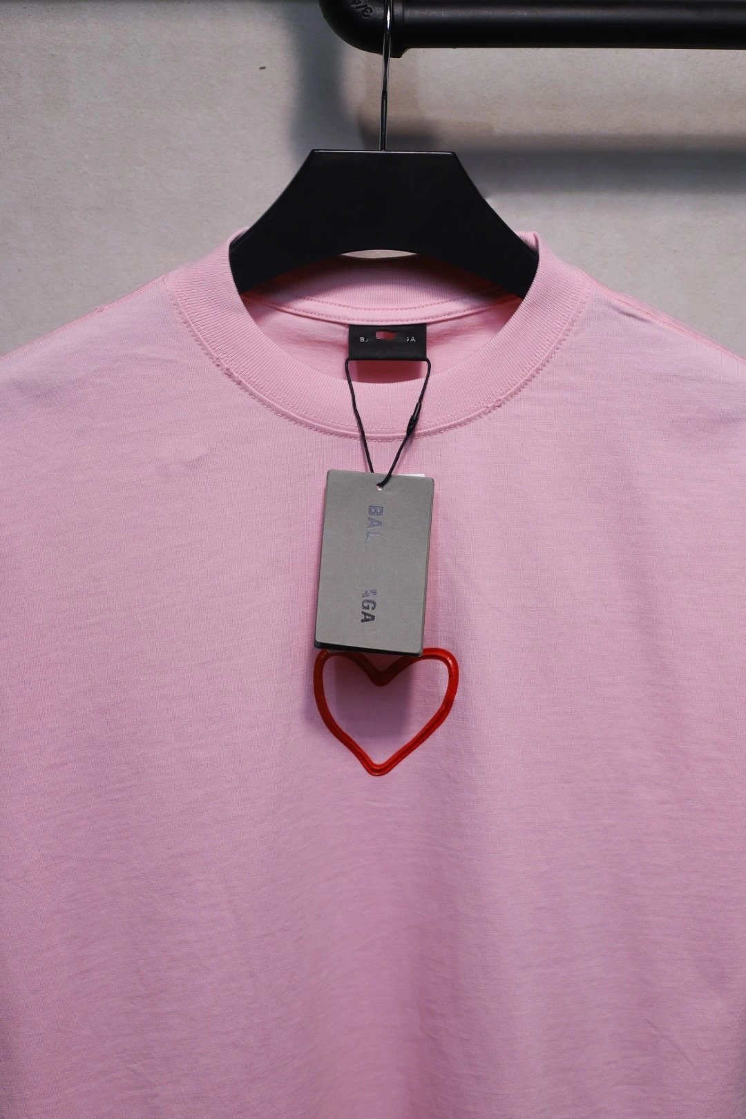 Distressed Heart Print Cotton Tee Unisex Onyx - Gallery Image 5 - Detailed View