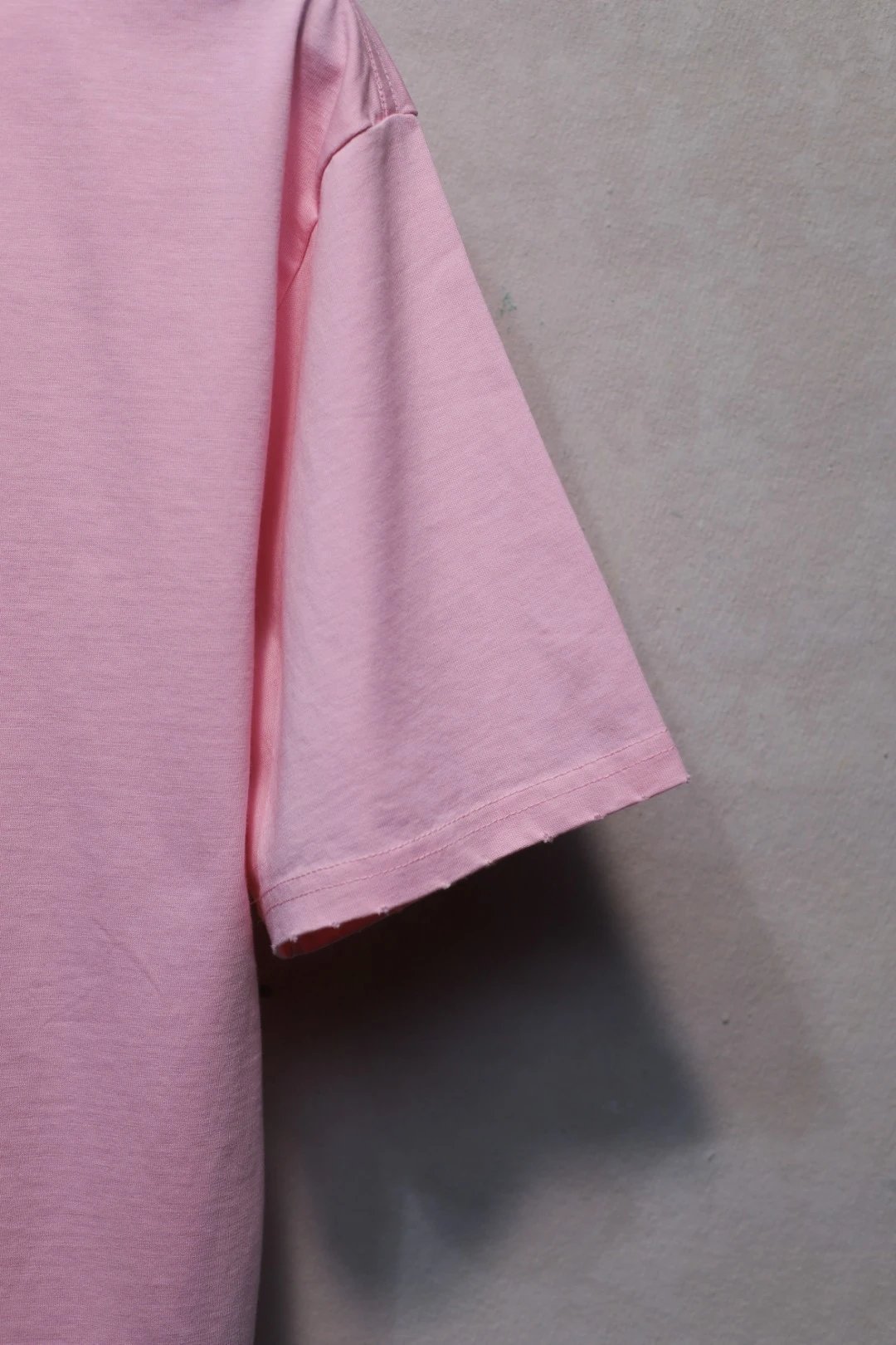 Distressed Heart Print Cotton Tee Unisex Onyx - Gallery Image 7 - Detailed View