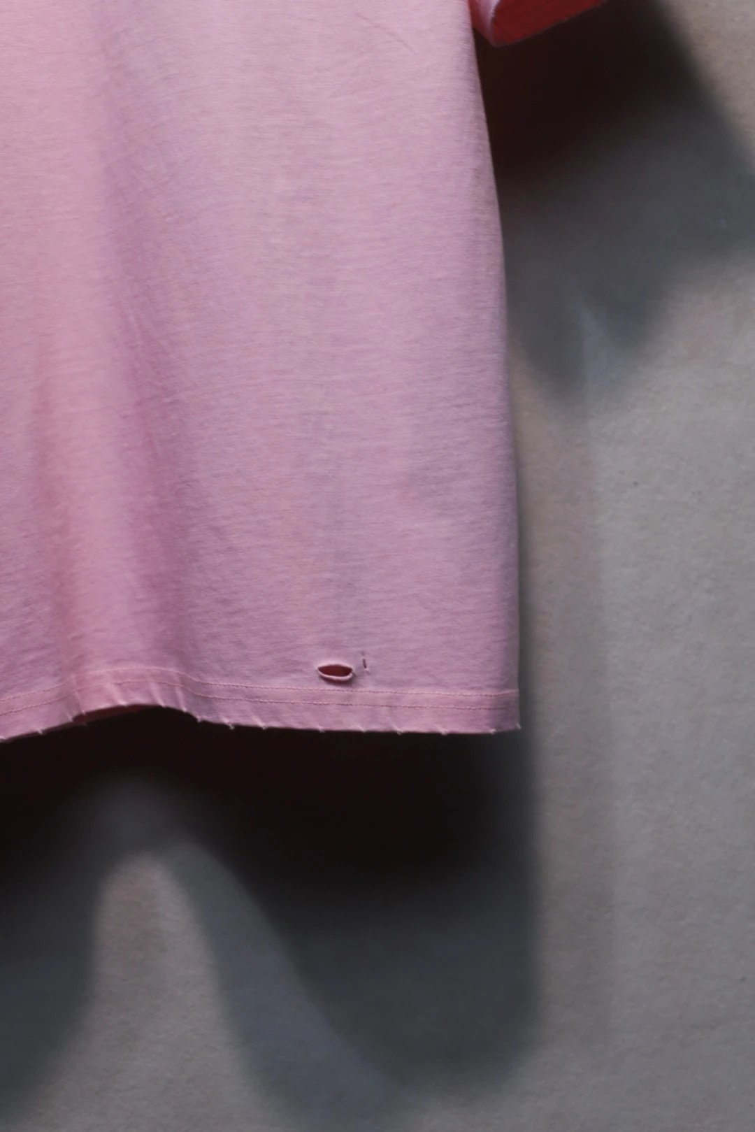 Distressed Heart Print Cotton Tee Unisex Onyx - Gallery Image 8 - Detailed View