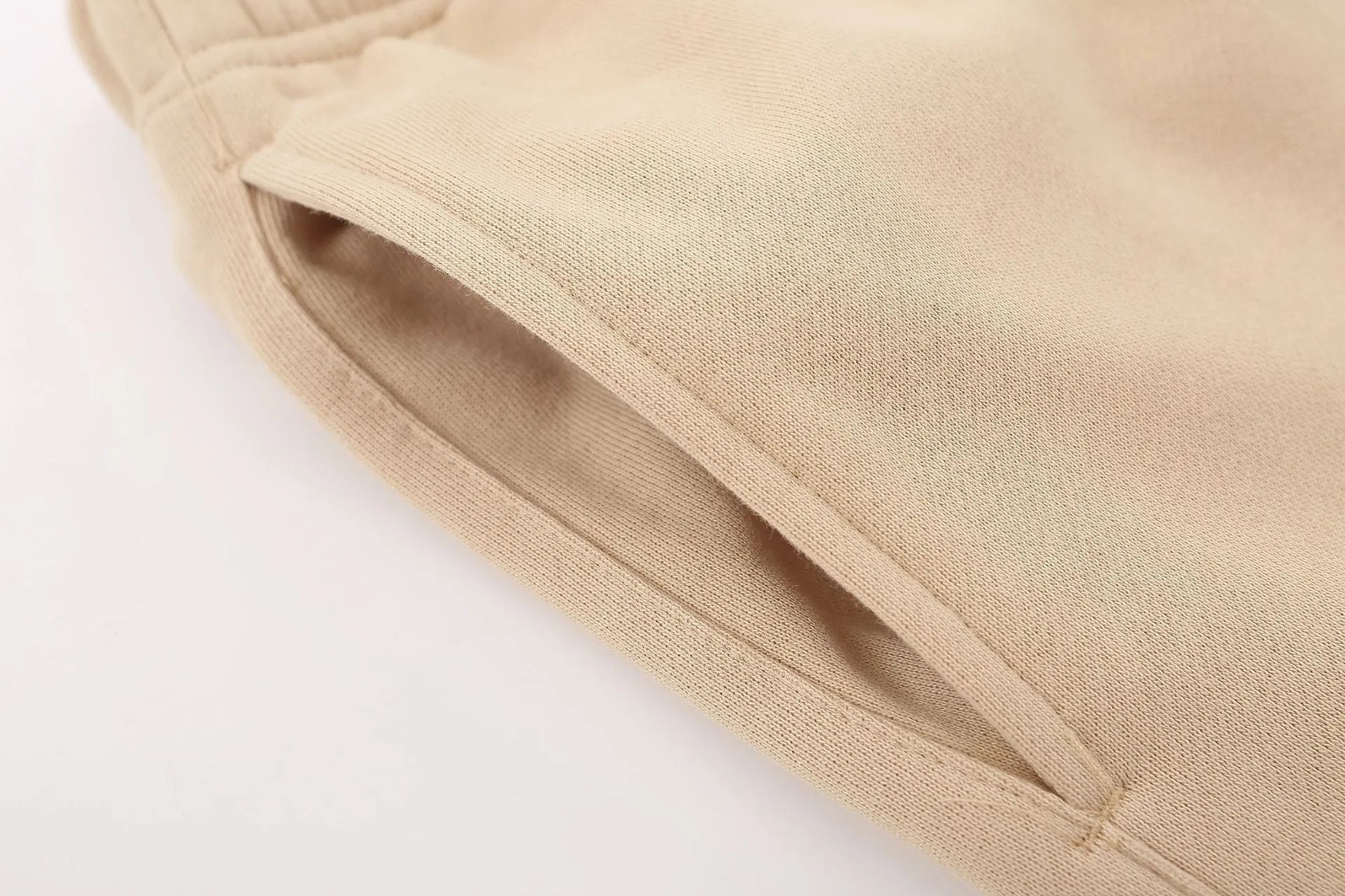 High Street Relaxed Shorts Espresso - Gallery Image 9 - Detailed View