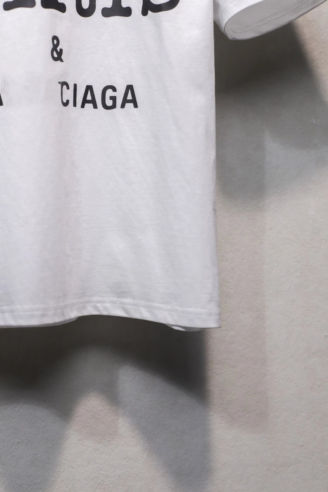 Unisex Oversized "I ❤️ Paris" Graphic Tee, Soft Cotton, Onyx - Gallery Image 6 - Detailed View