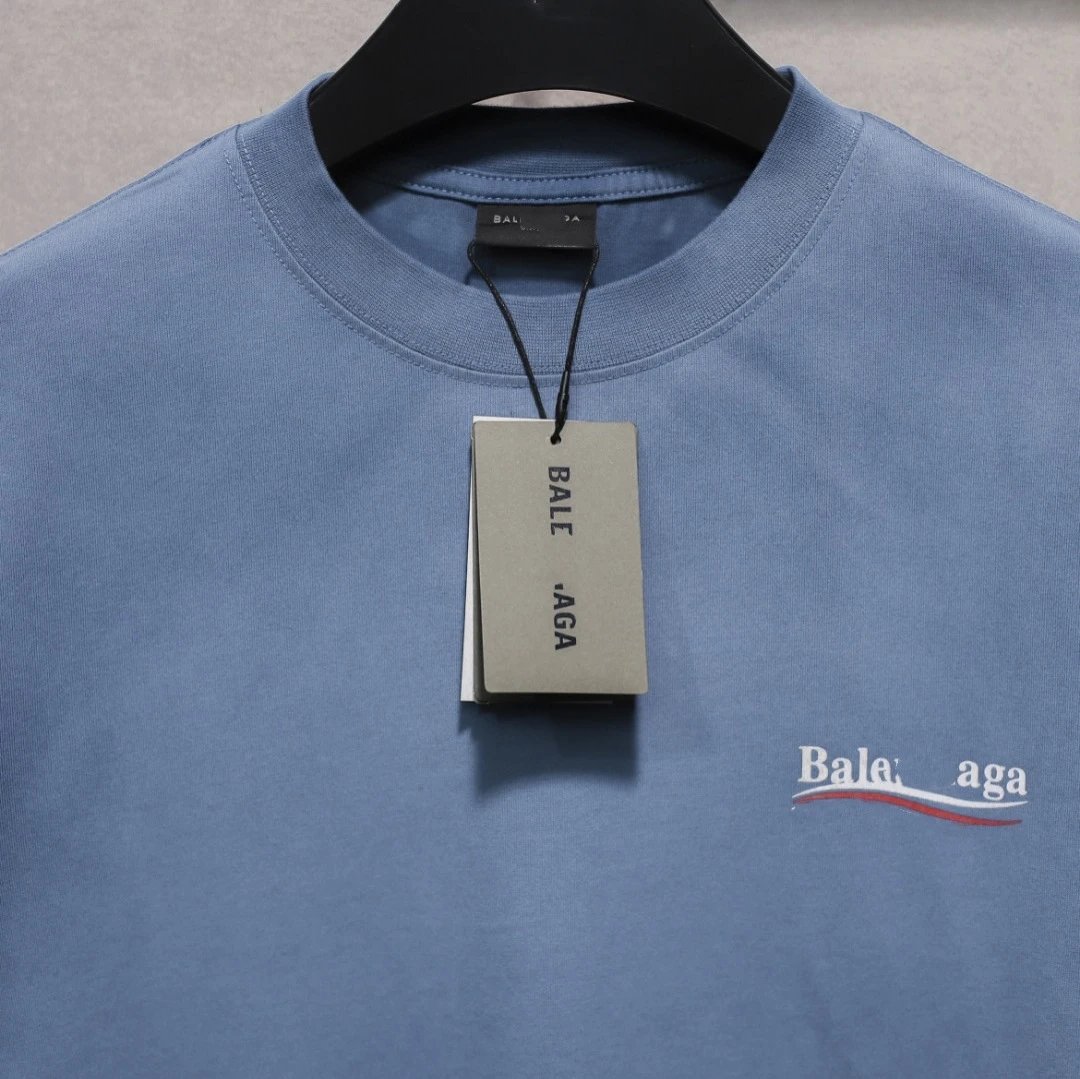 Oversized Unisex Letter Print Tee, Ombre Slate Blue - Gallery Image 3 - Detailed View