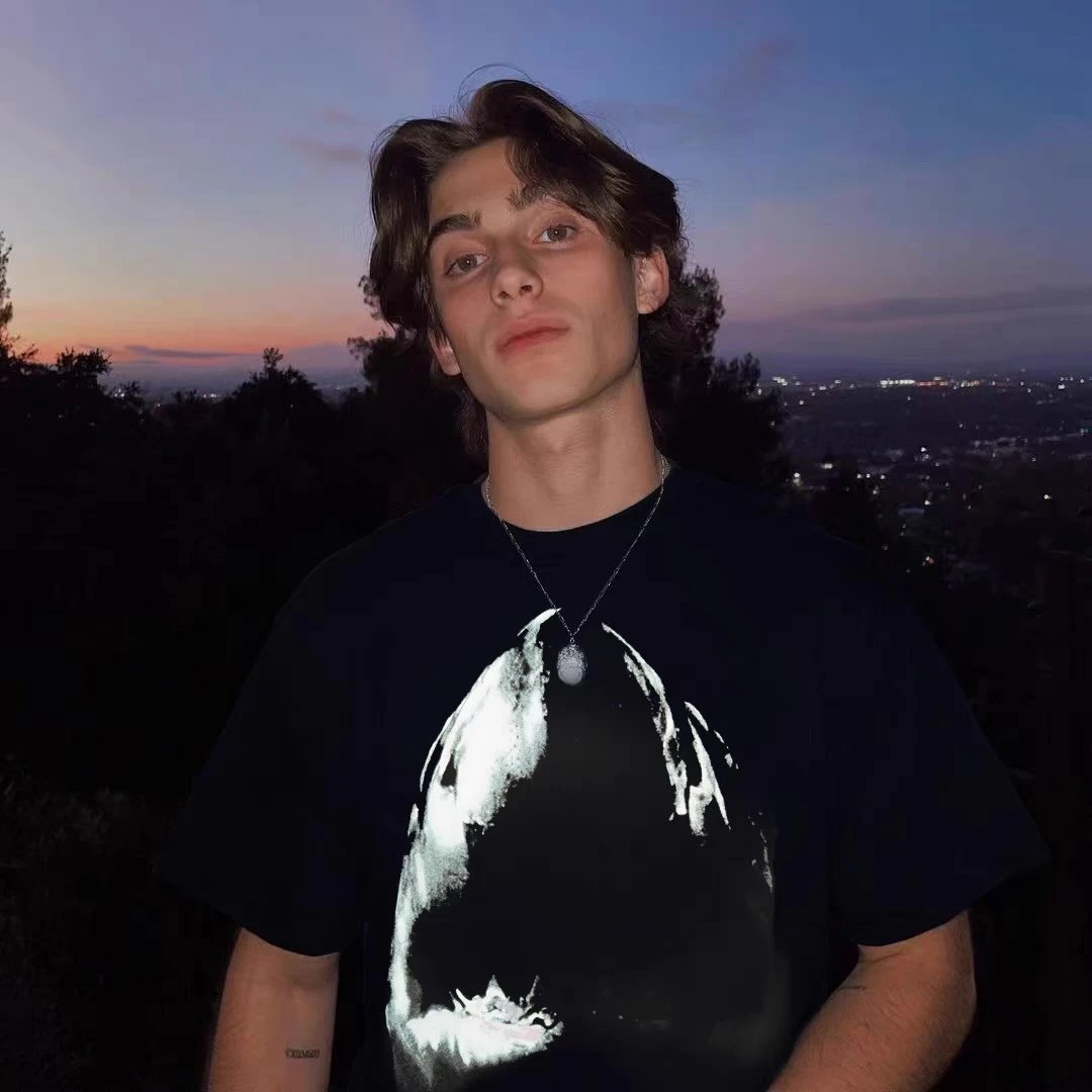 Represent Shark Tee Black - Gallery Image 11 - Detailed View