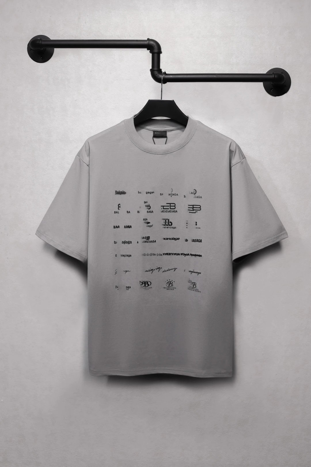 SS25 Unisex Oversized Multi-Logo Print T-Shirt Onyx Black - Balenciaga - Cnfans - $28.39