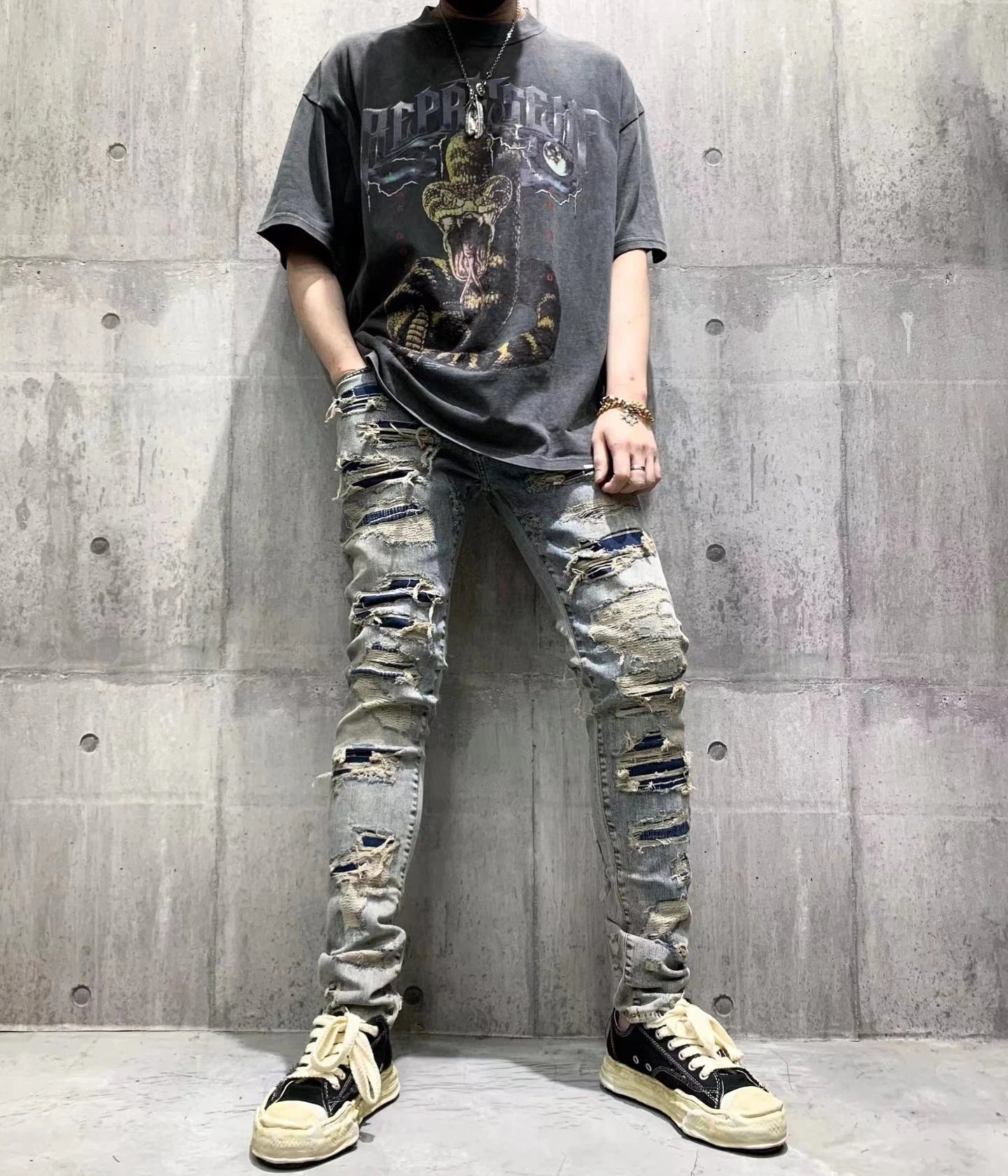 Represent Snake Tee Washed Casual Black - Gallery Image 3 - Detailed View