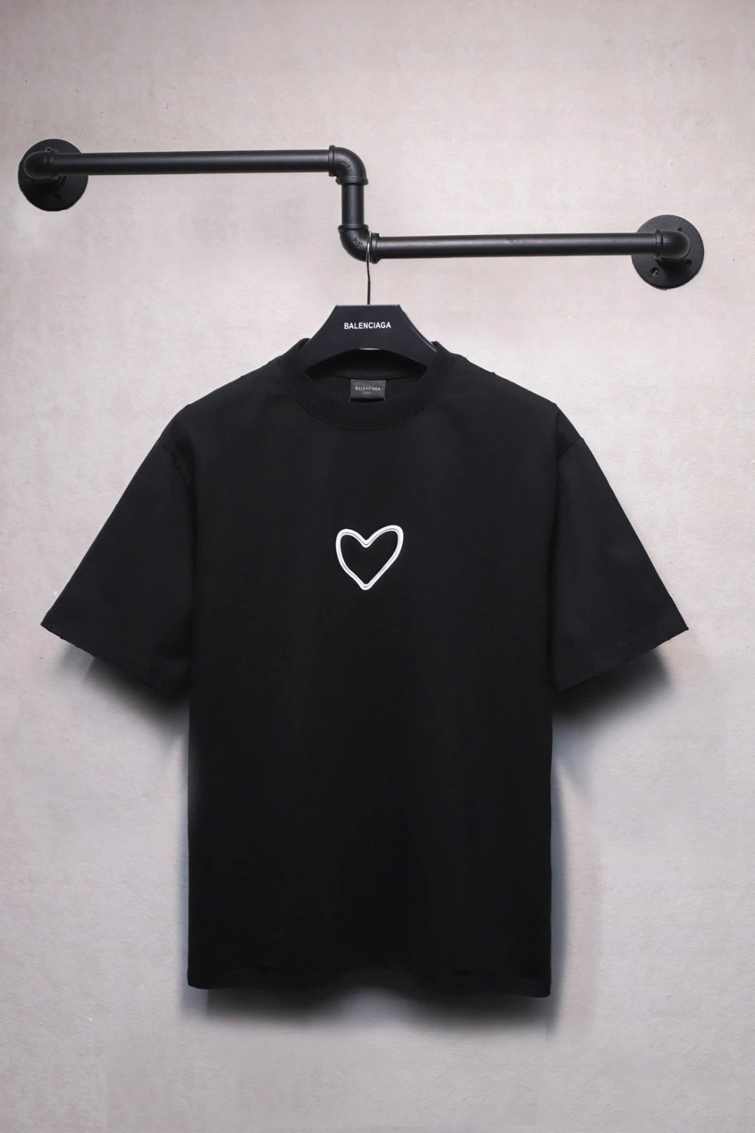 Distressed Heart Print Cotton Tee Unisex Onyx - Related Product - Cnfans