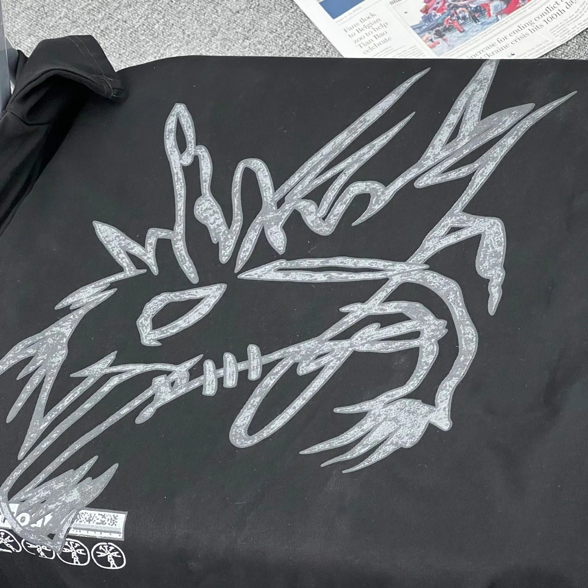 Street Graphic Cotton Tee Charcoal Black - Gallery Image 9 - Detailed View