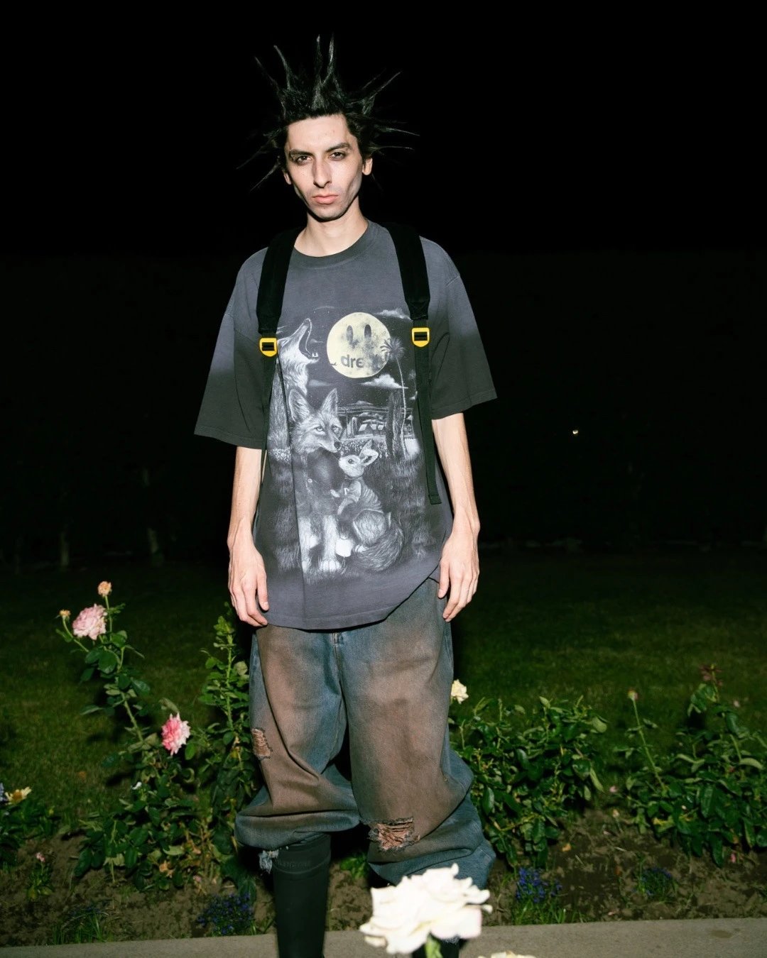 Vintage Washed Wolf Graphic Tee Charcoal - Gallery Image 9 - Detailed View