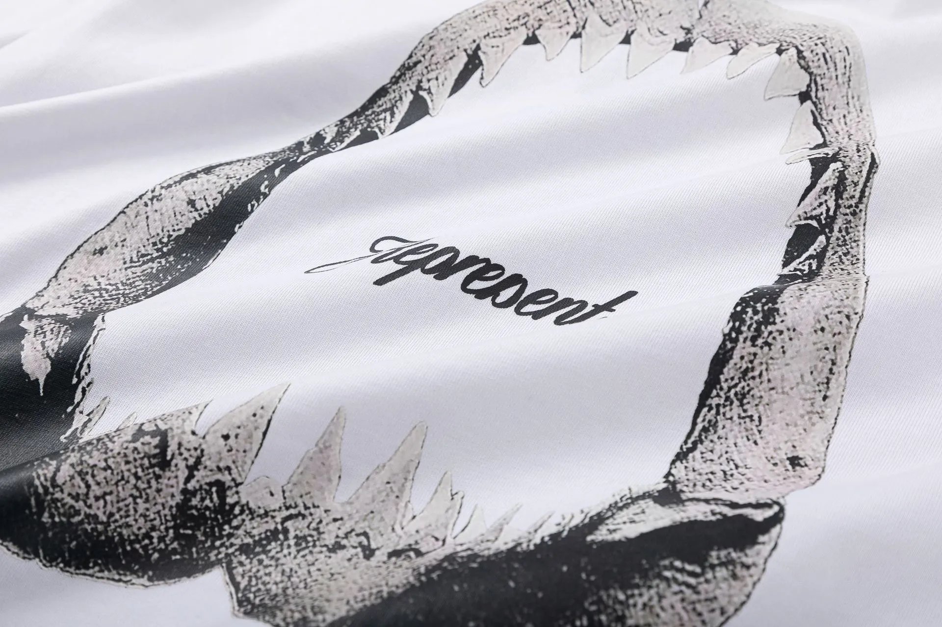 Represent Shark Graphic Tee Multicolor - Gallery Image 10 - Detailed View