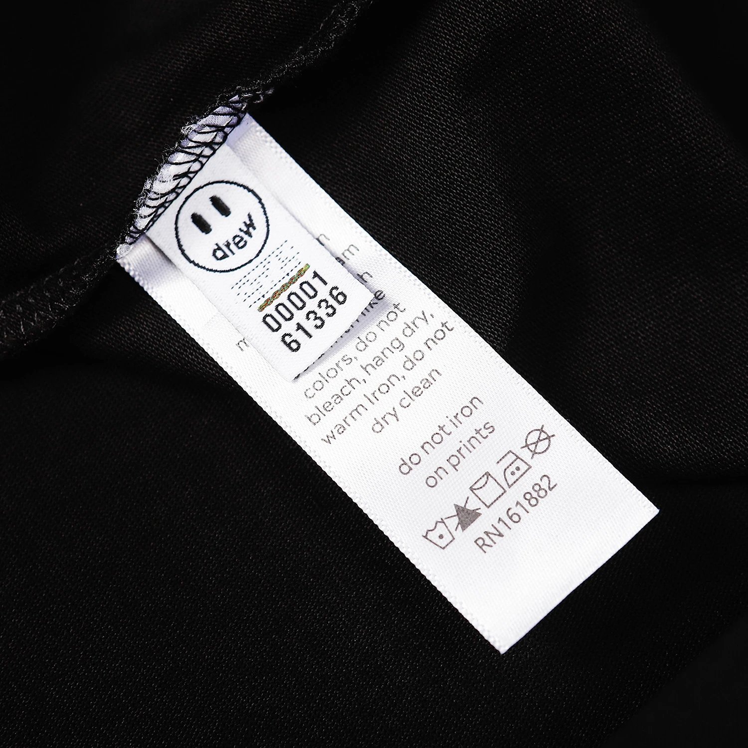 Vintage Washed Smiley Graphic Tee Noir - Gallery Image 6 - Detailed View