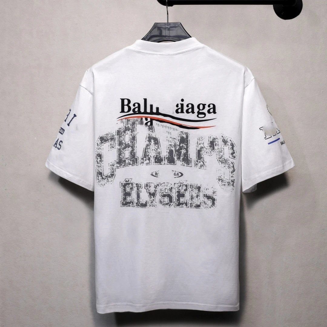 Unisex Oversized "I ❤️ Paris" Graphic Tee, Soft Cotton, Onyx - Gallery Image 4 - Detailed View